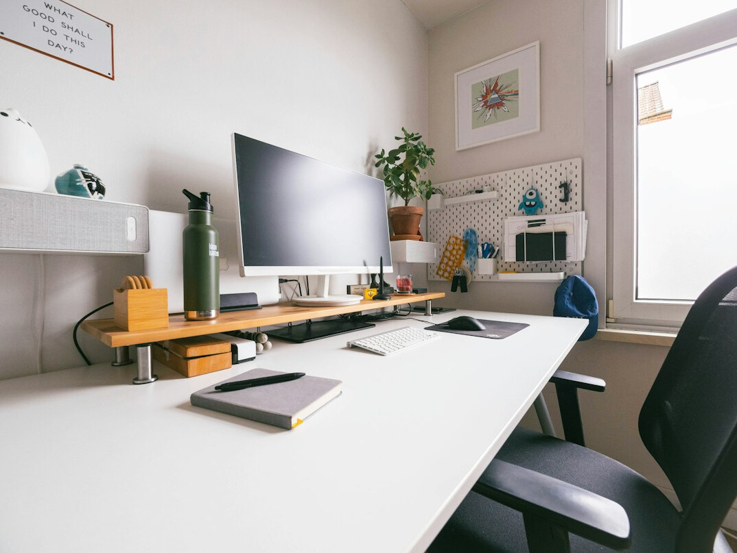 truth desk setup